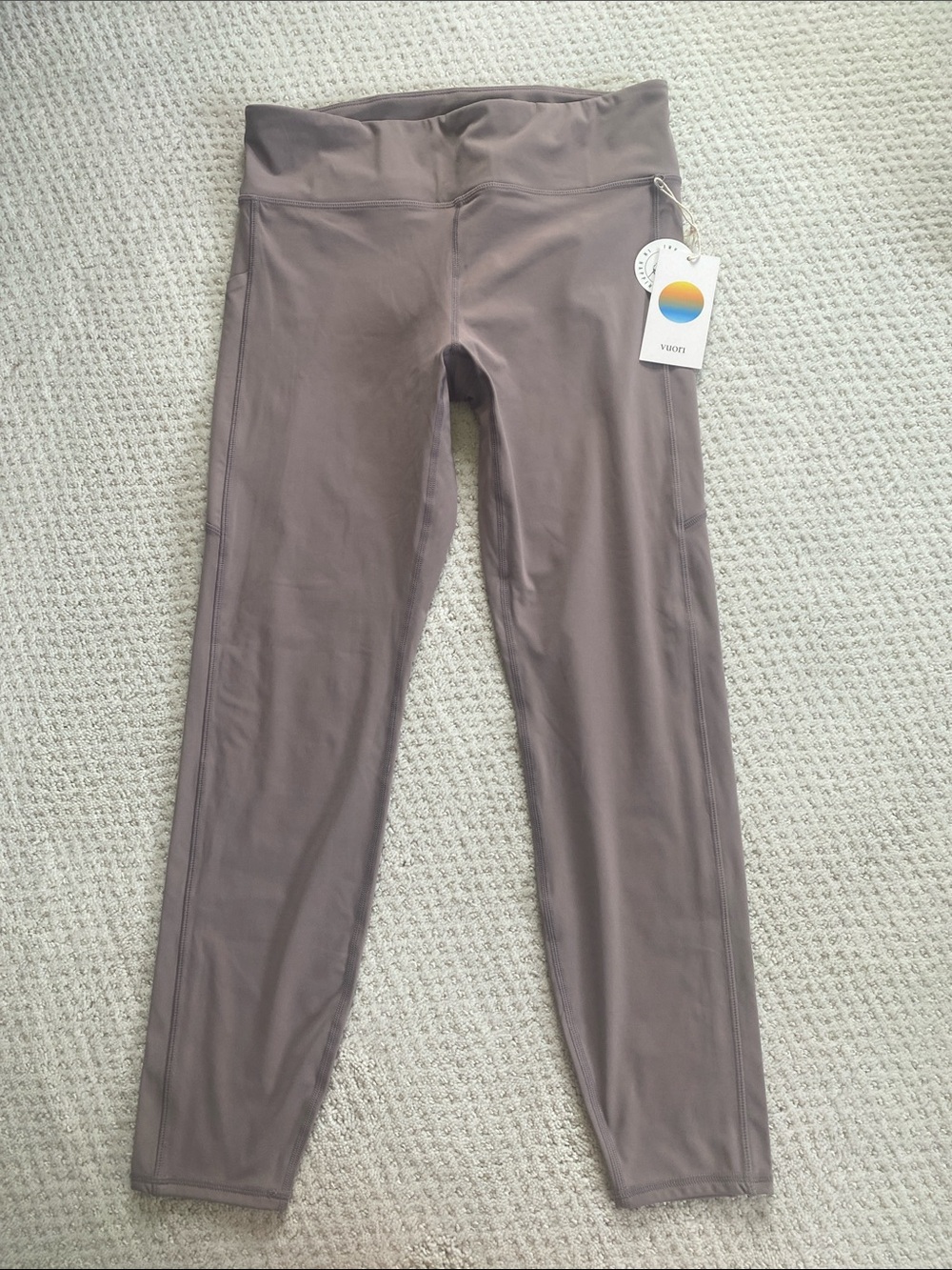 NWT Vuori Stripe Leggings, size Large